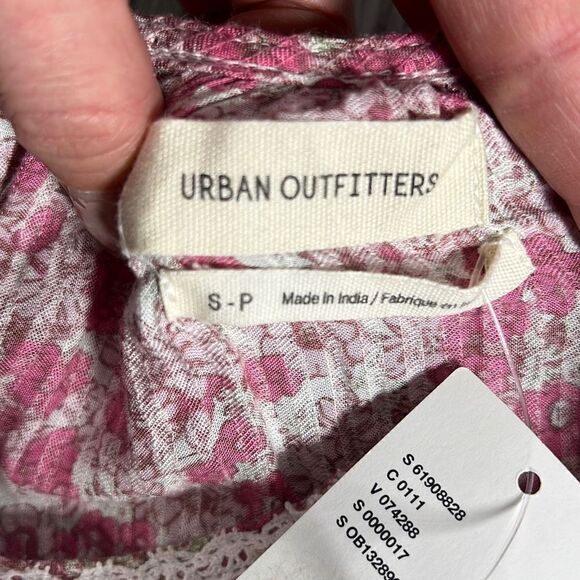 Urban Outfitters Women's Floral Blouse Mesh Sleeve Top Pleated Pink Rose Small - Picture 9 of 13